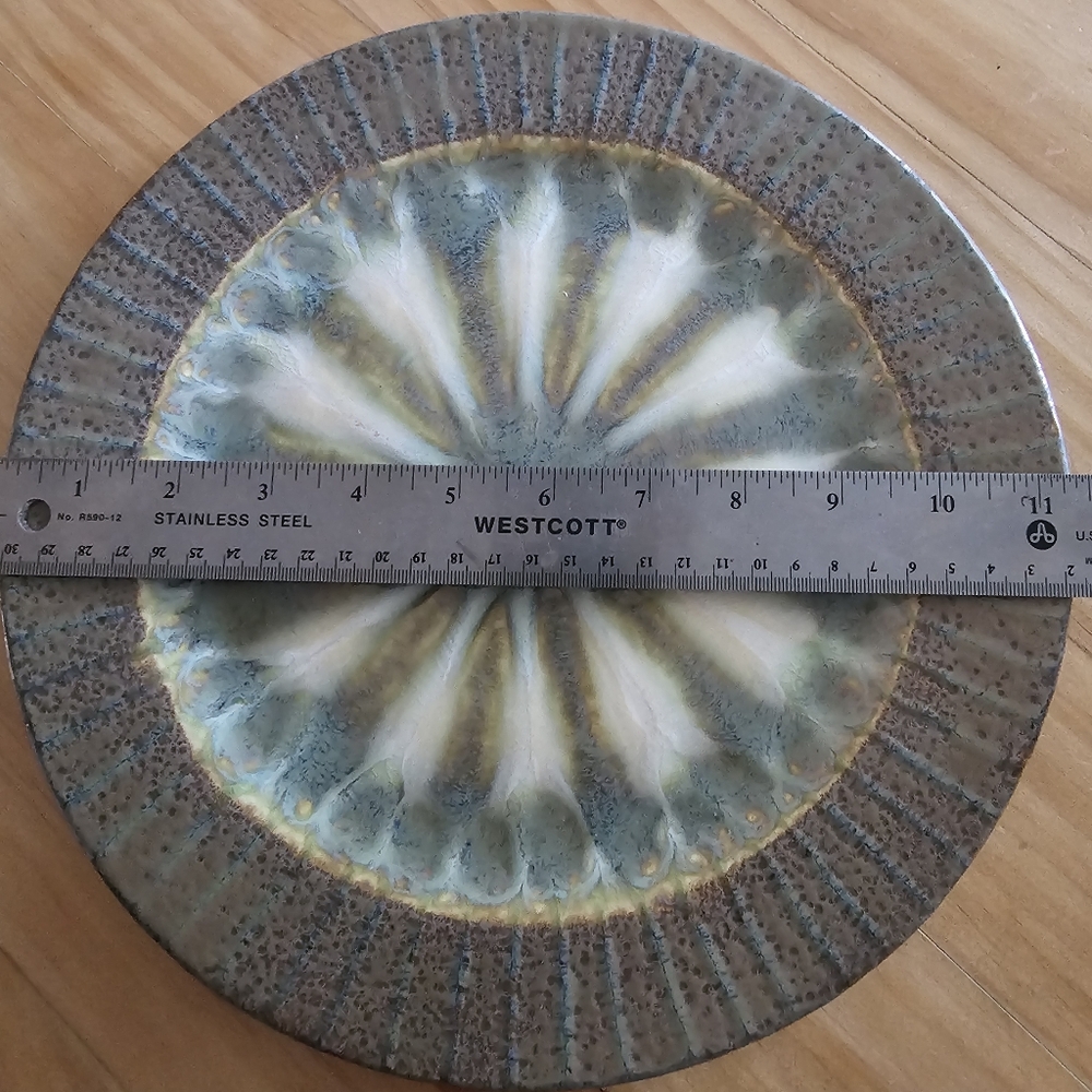 Good Earth Richie Watts Set Of Two Dinner Plates - Picture 7 of 7